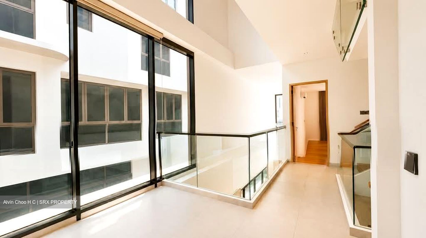 Upper East Coast Road (D15), Terrace #555224571